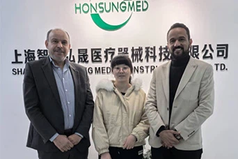 Libya-kunde besøker Shanghai Honsung Medical—hudstiftemaskin, engangssprøyte,...